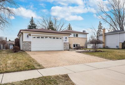 2407 N Lafayette Street Arlington Heights IL 60004