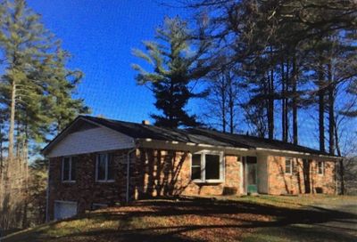 122 Surry Lane Hendersonville NC 28791