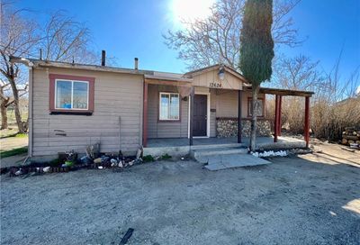 12624 E Avenue V10 Pearblossom CA 93553