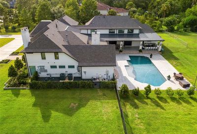 2011 San Joaquin Parkway Friendswood TX 77546