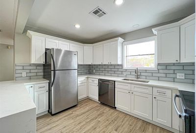 2503 46th Street Galveston TX 77551
