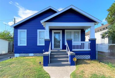 4820 Avenue P 1/2 Galveston TX 77551