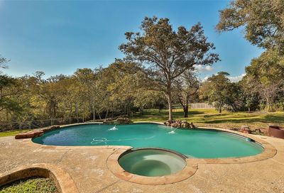 1403 Magnolia Bend W Baytown TX 77523