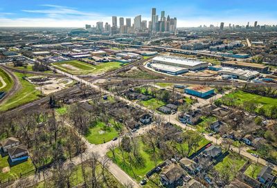 1701 Carr Street Houston TX 77026