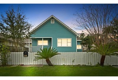 4824 Avenue O 1/2 Galveston TX 77551