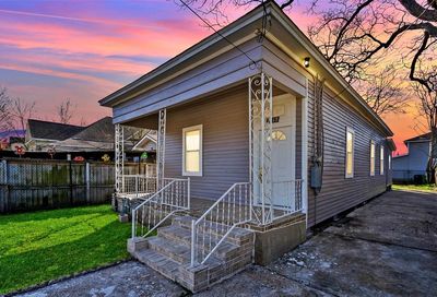 2117 Mckee Street Houston TX 77009