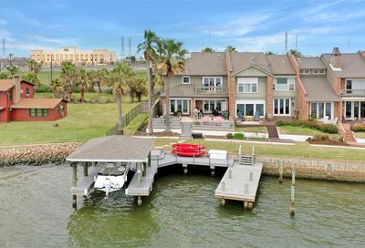 7109 Broadway Street Galveston TX 77554