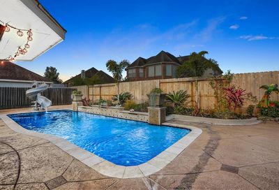 1708 Glen Falls Lane Pearland TX 77581