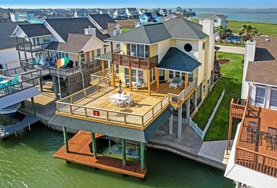 919 Tiki Drive Tiki Island TX 77554