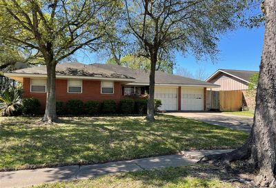 5115 Creekbend Drive Houston TX 77035