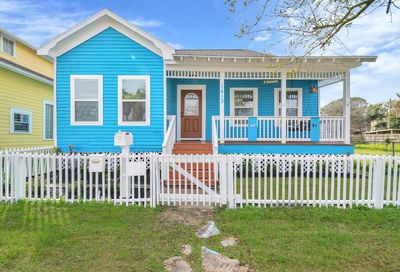 1413 Ursuline N Galveston TX 77550