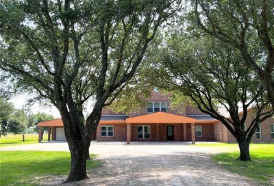 719 County Rd 411 El Campo TX 77437
