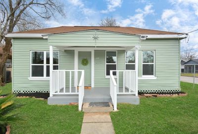 122 E James Street Baytown TX 77520