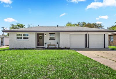 2805 5th Avenue N Texas City TX 77590