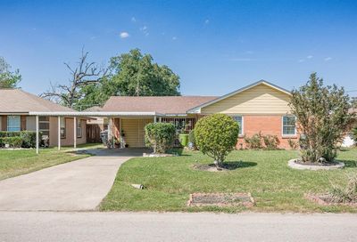 8837 Woodlyn Road Houston TX 77078