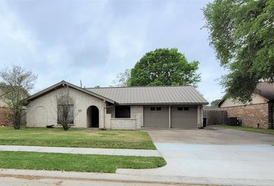 2212 Willow Boulevard Pearland TX 77581