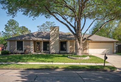 1312 Oak Hollow Drive Friendswood TX 77546