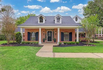109 Charleston Drive Friendswood TX 77546