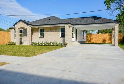8 W Court Drive Houston TX 77017