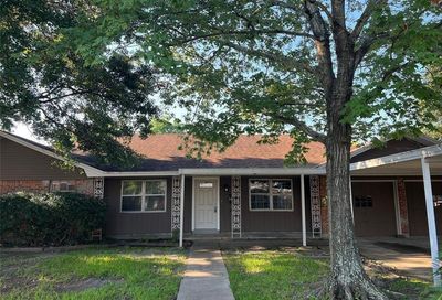 801 Elmwood Drive Baytown TX 77520