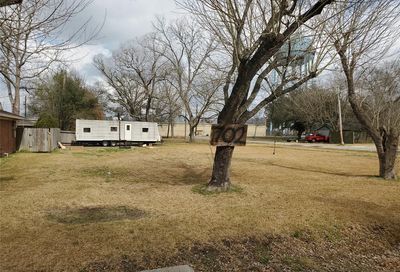 702 Cedar Avenue League City TX 77573