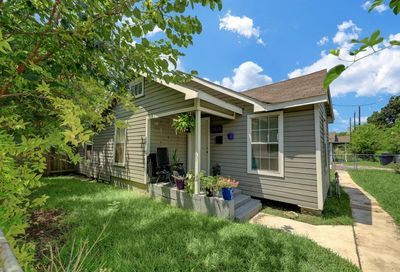 2421 Sam Wilson Street Houston TX 77020