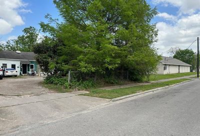 3225 Dennis Street Houston TX 77004