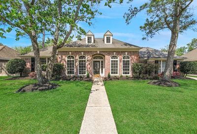 1404 Beechwood Drive Friendswood TX 77546