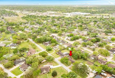 1910 Washington Irving Drive Pearland TX 77581