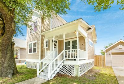 4510 N Live Oak Circle Galveston TX 77550