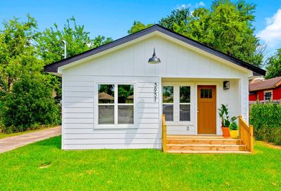 3937 King Street Houston TX 77026