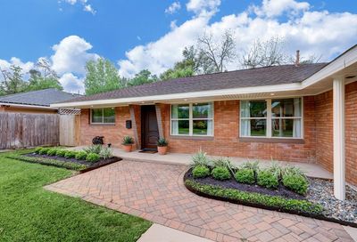 2107 Saxon Drive Houston TX 77018