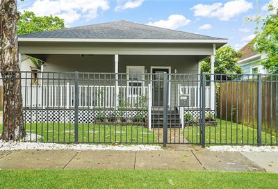 1917 Chestnut Street Houston TX 77009