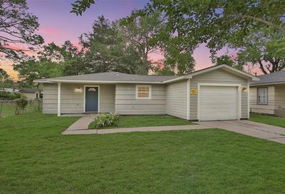 1413 W Talmage Street Alvin TX 77511