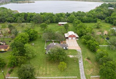 31 El Dorado Drive Friendswood TX 77546