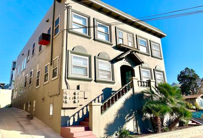 2239 Curlew St San Diego CA 92101