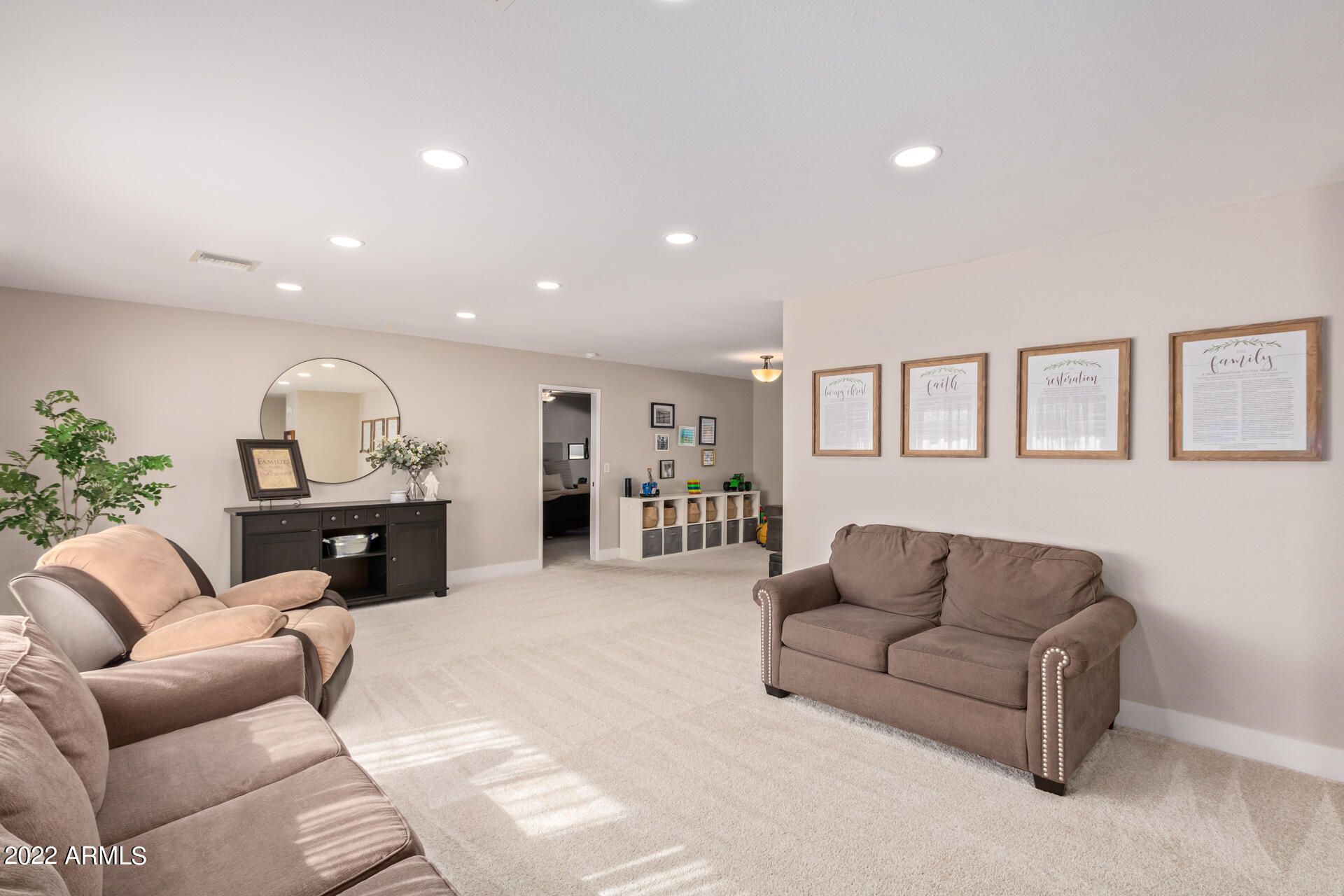 5126 W Echo Lane