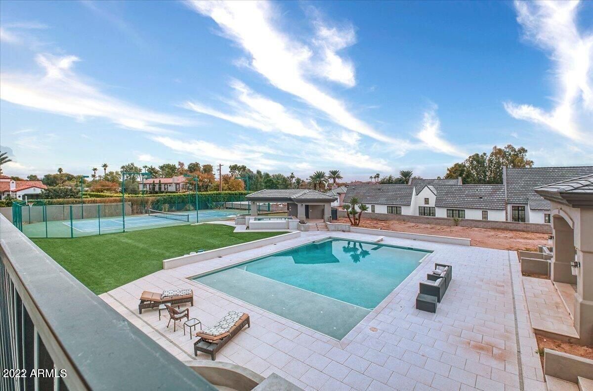 4425 N Arcadia Lane