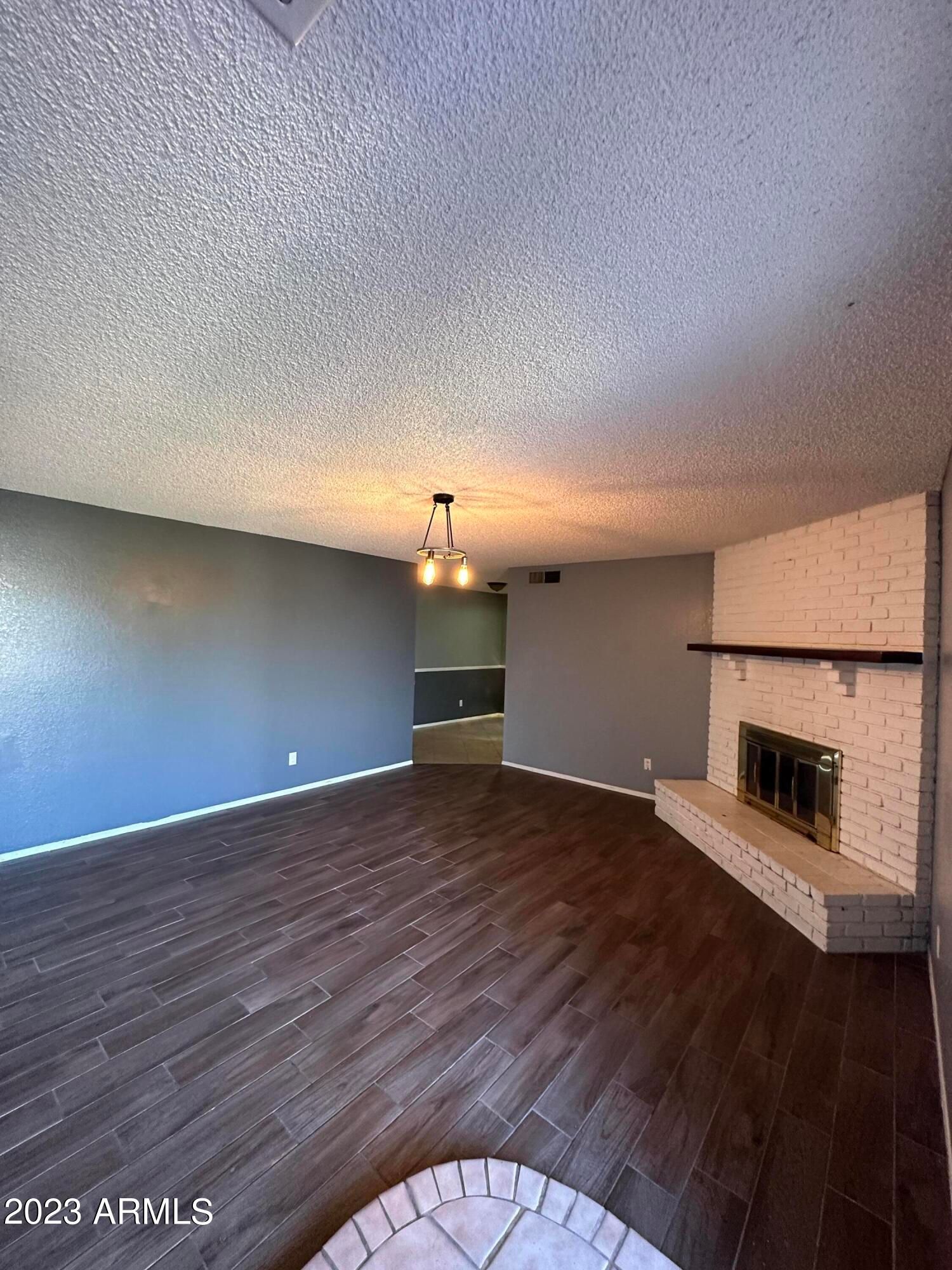 5137 W Pershing Avenue