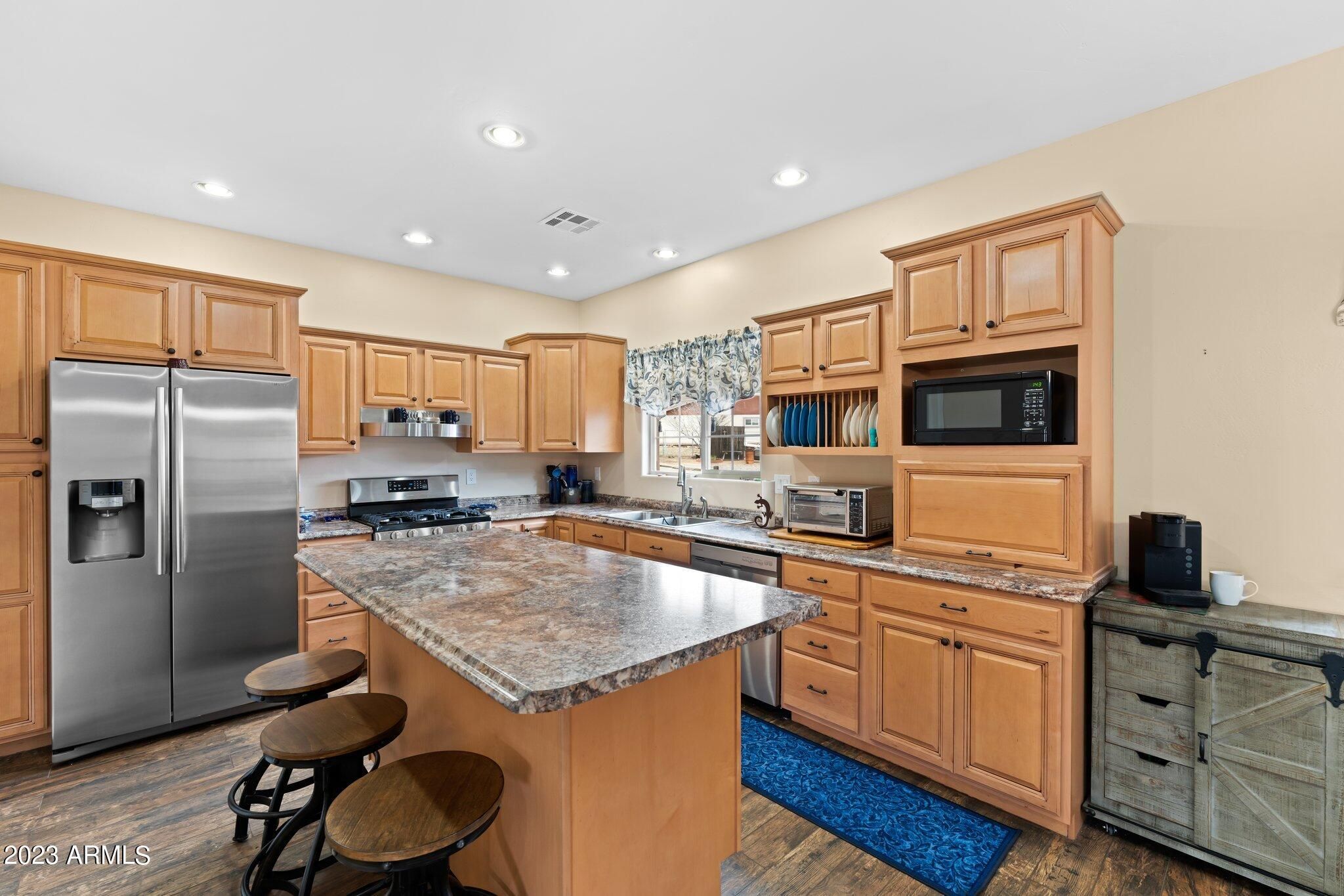 17672 W Foothill Road
