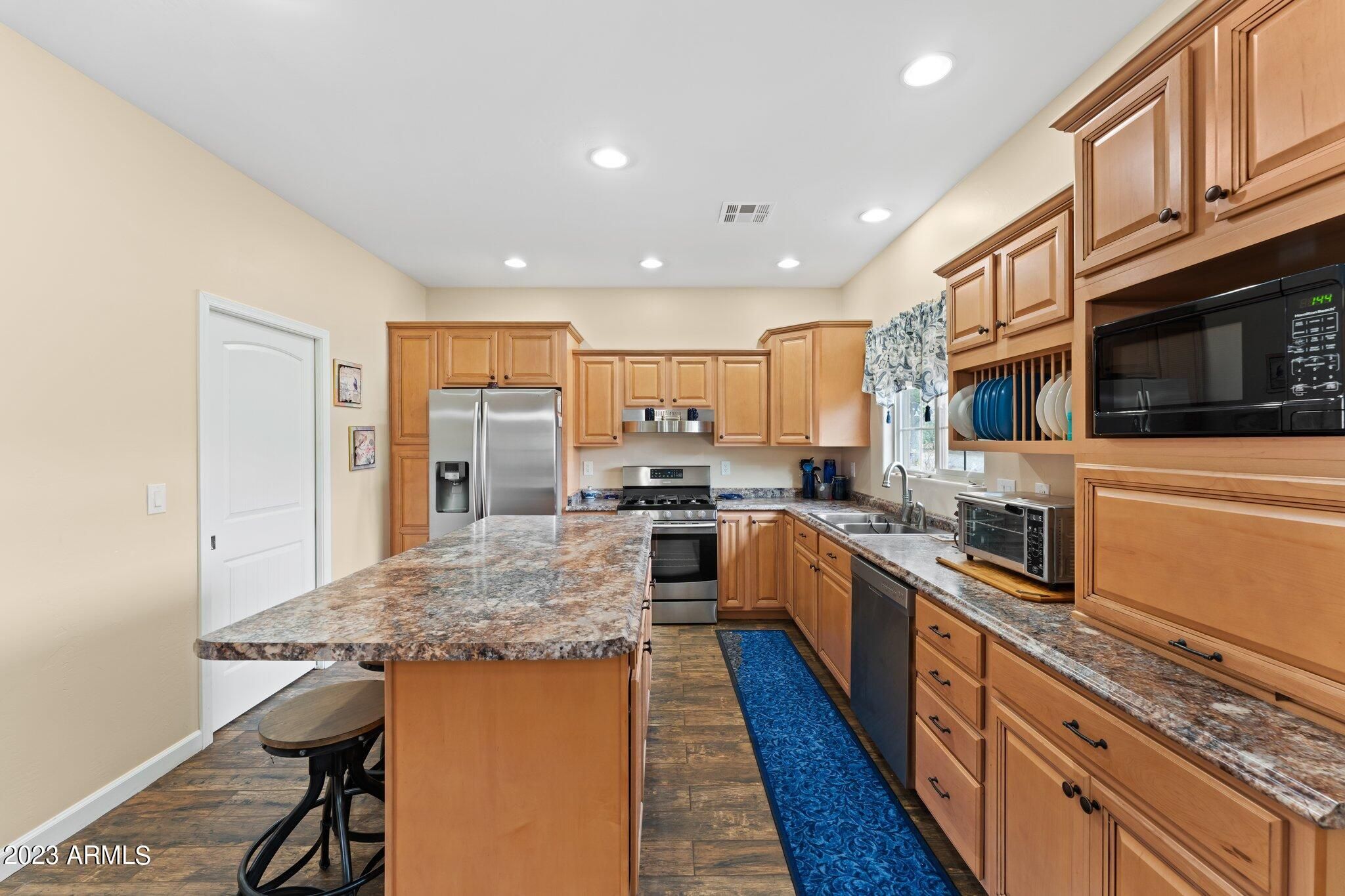 17672 W Foothill Road