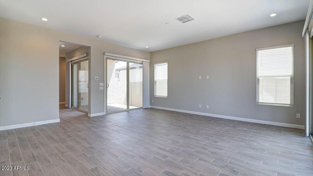 5122 E Anderson Drive