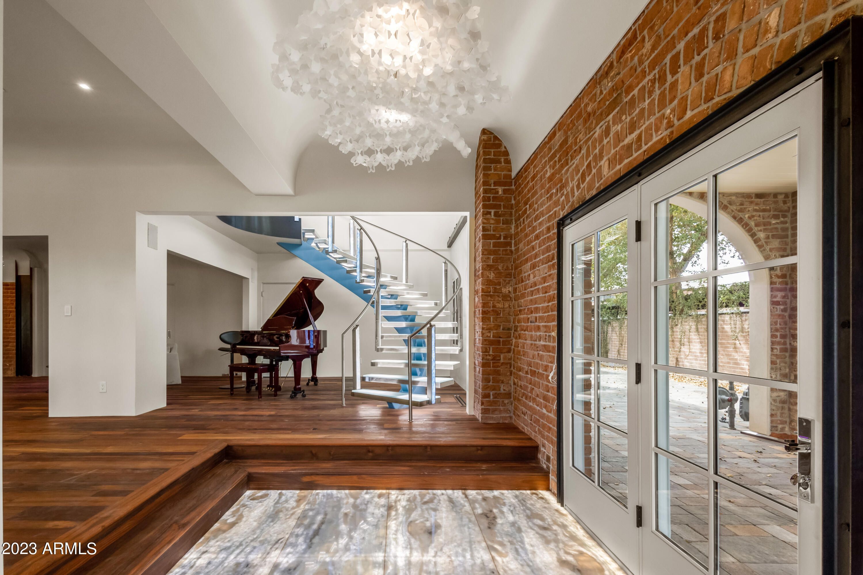 341 E Monte Vista Road