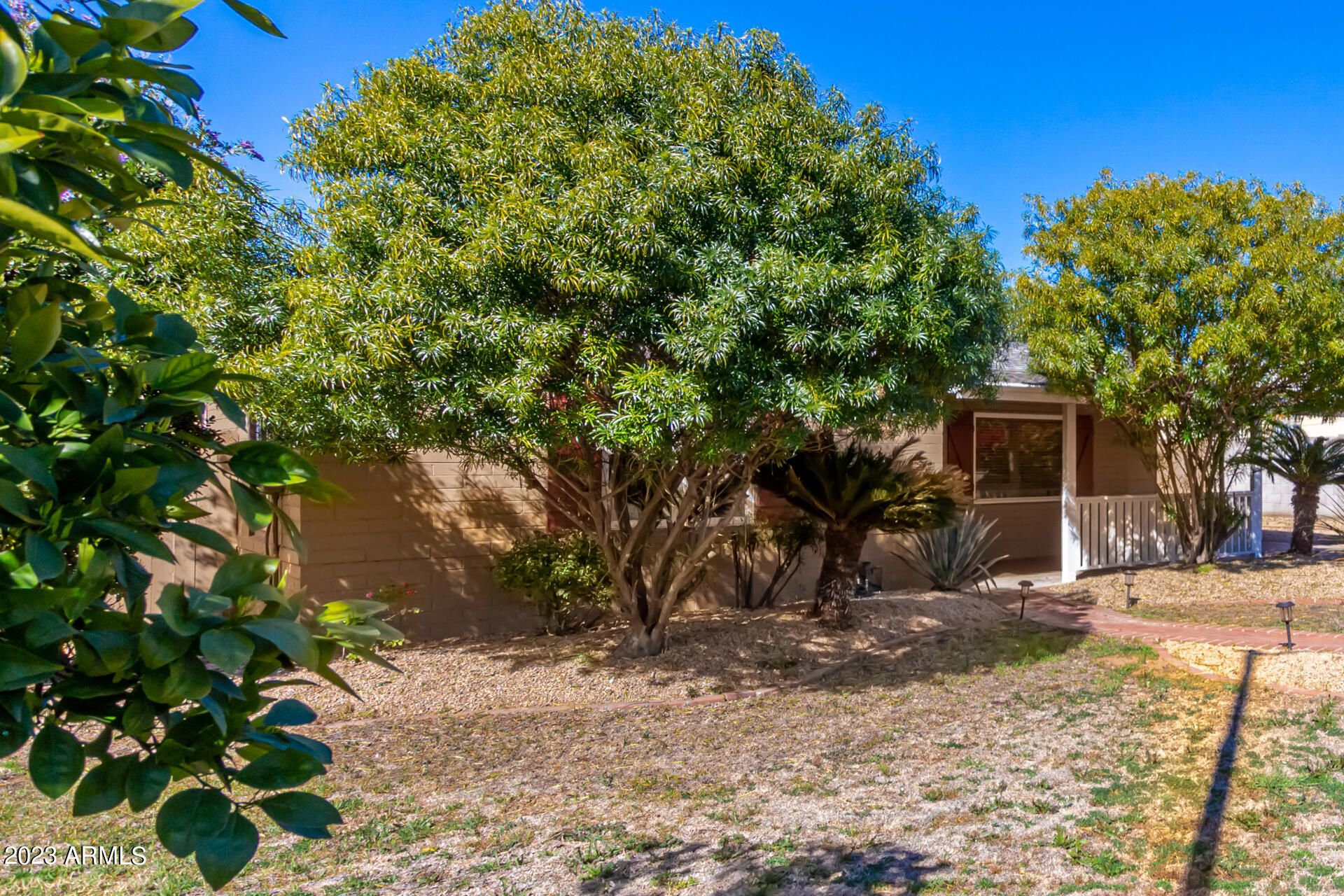 6842 N 10th Place
