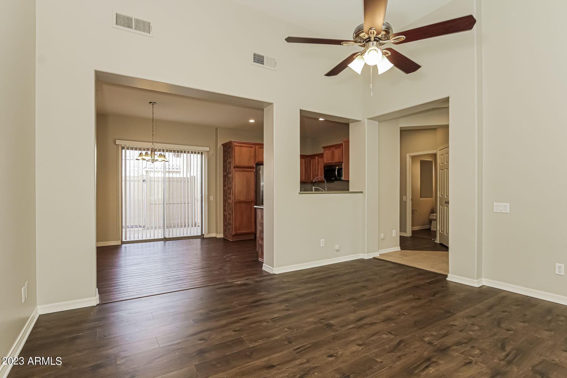 1932 W Faria Lane