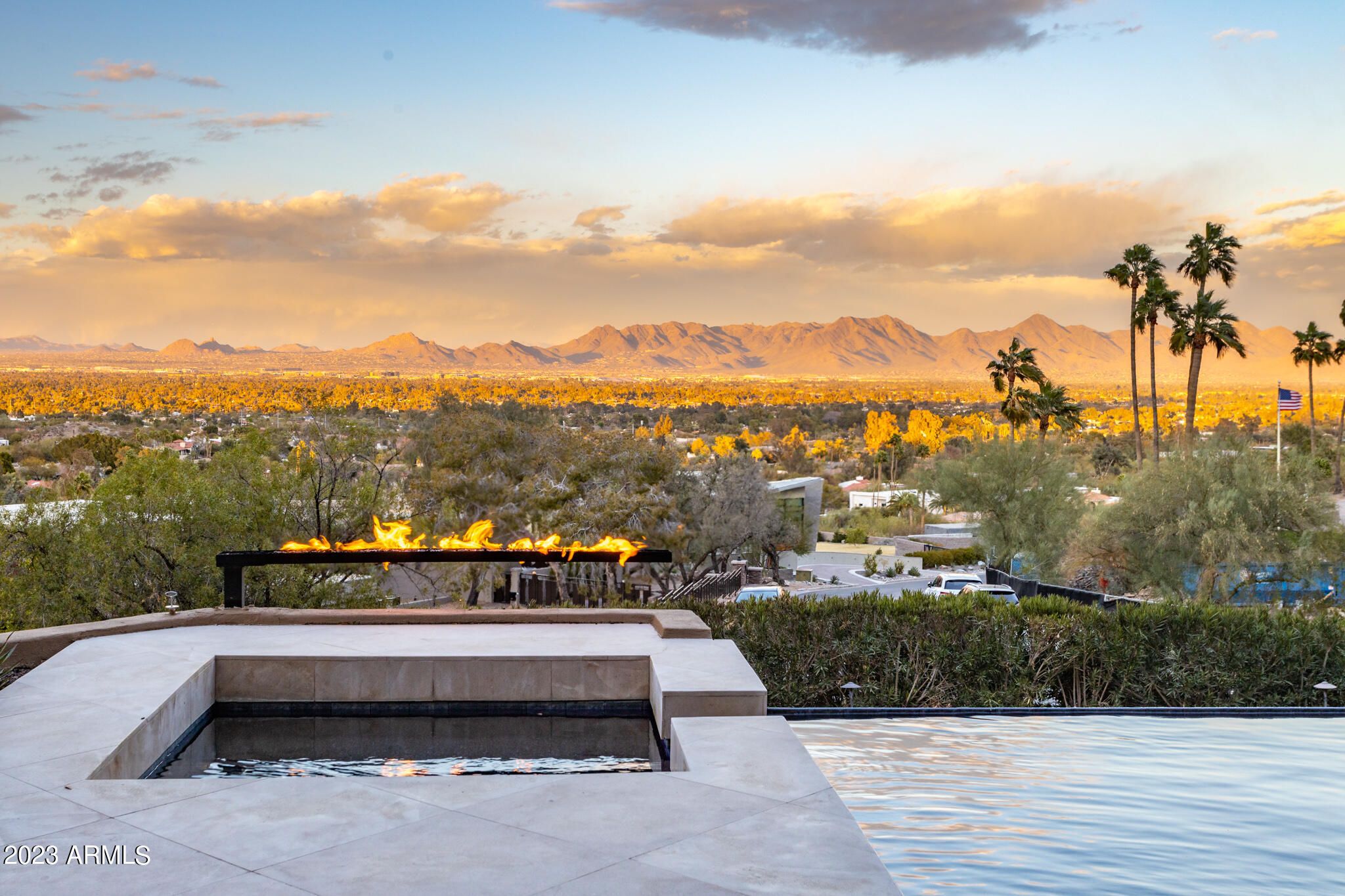4401 E Mockingbird Lane
