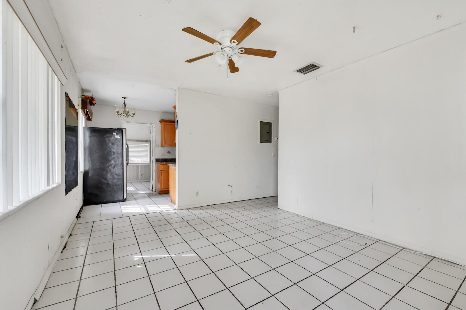 Properties 1064 W 26th Court