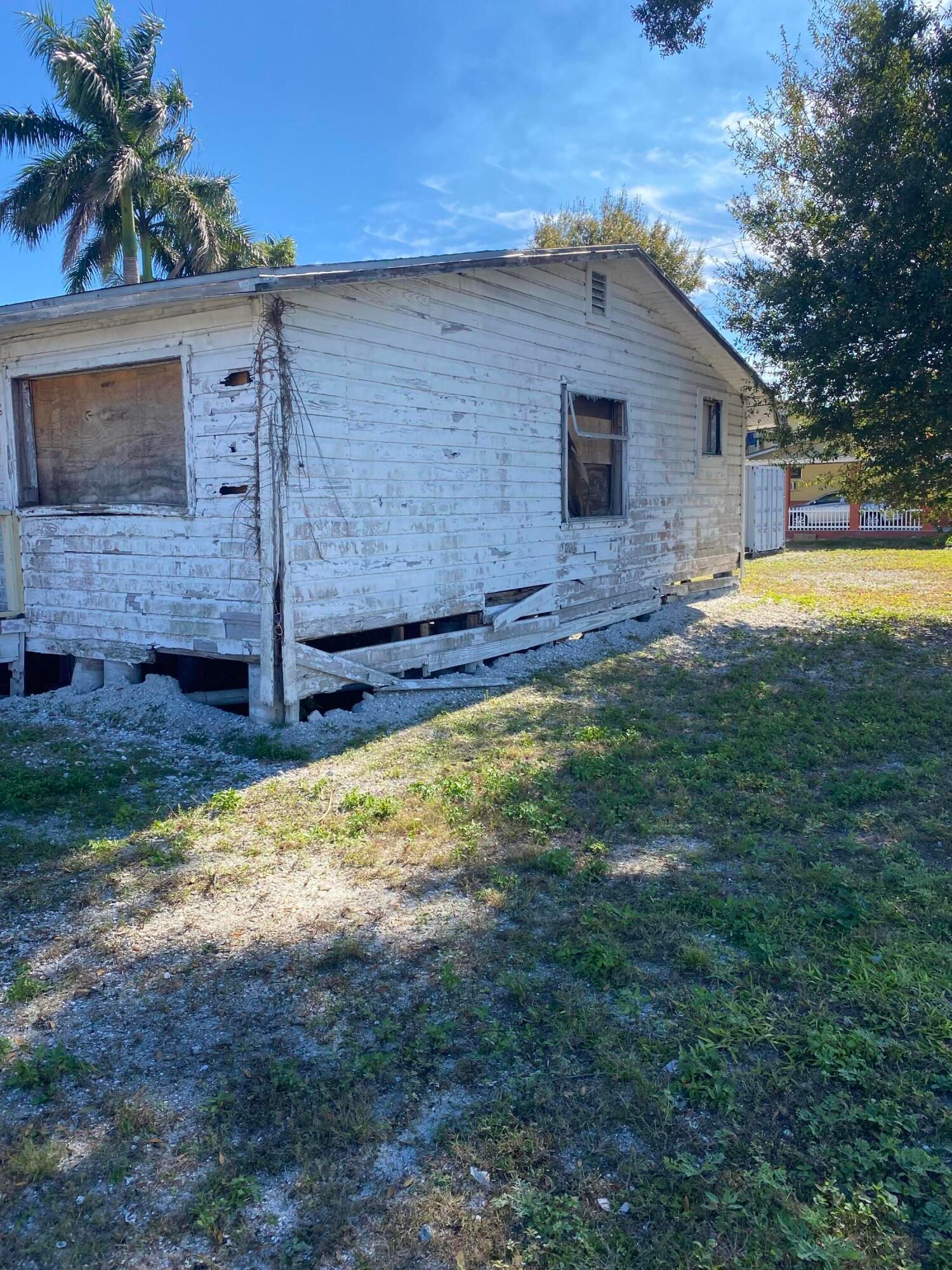 Properties 216 SW Avenue C