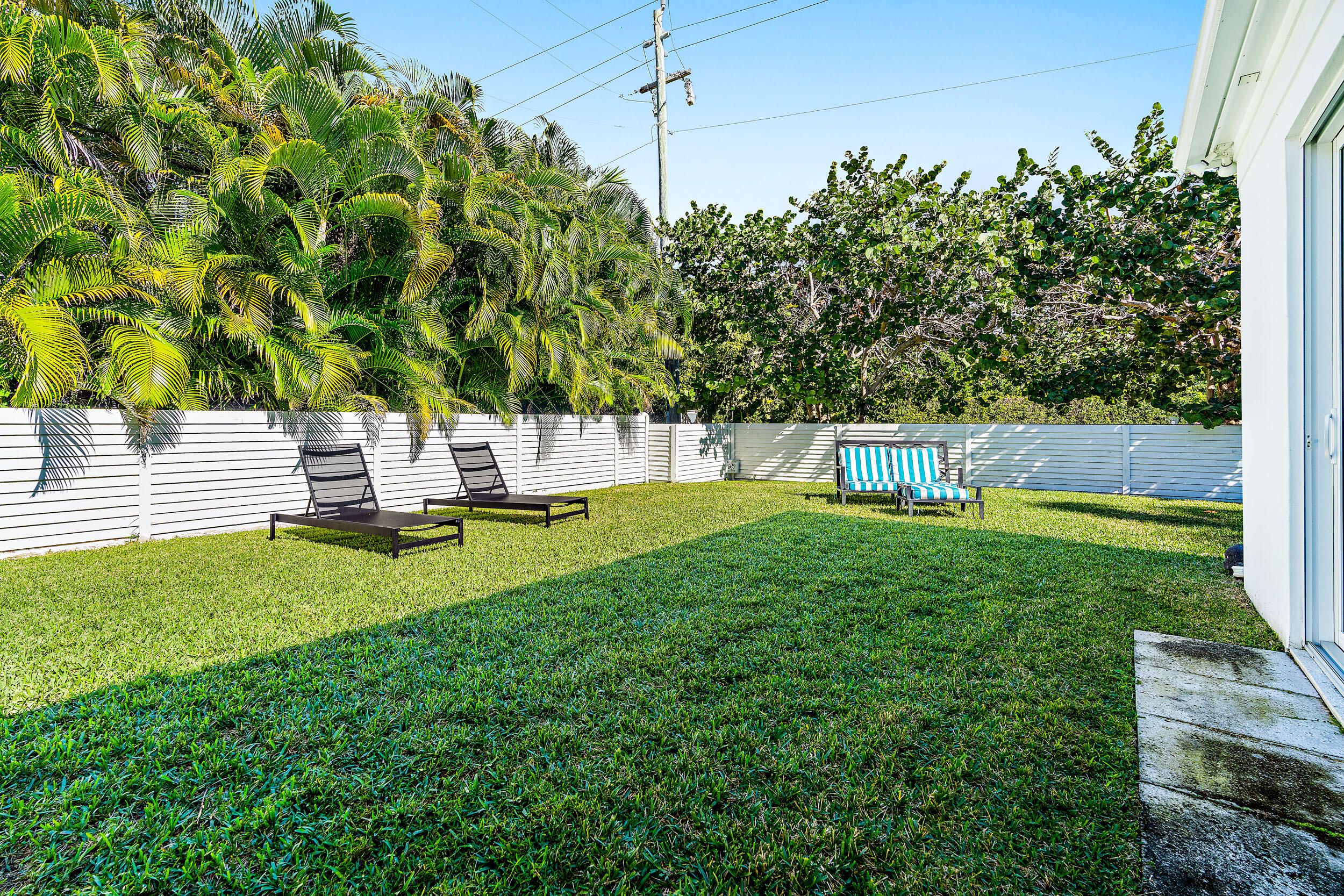 Properties 201 Bahama Lane