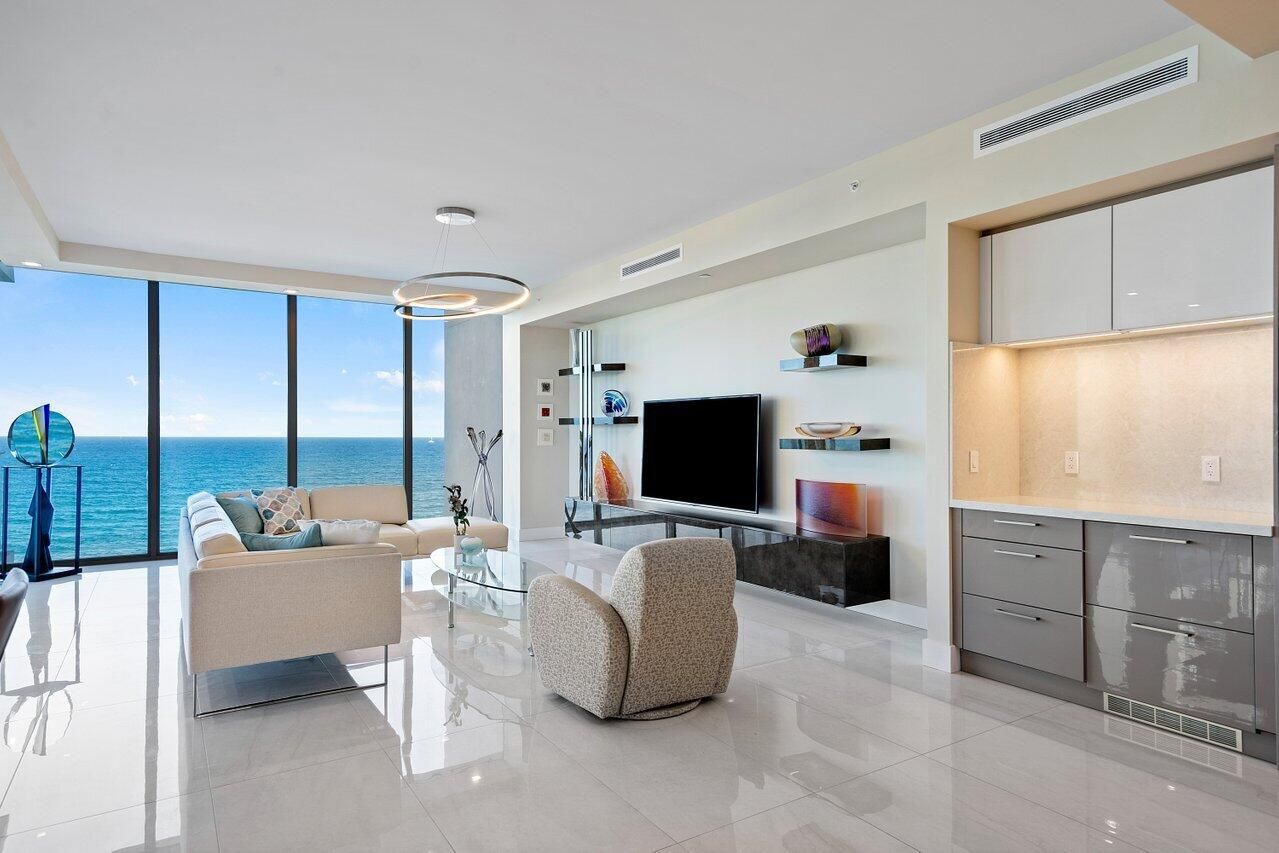 Properties 5000 N Ocean Drive